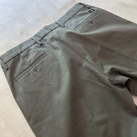 Dockers Men's Grey Slim Fit Signature Khaki Stretch Pants, Size 36W x 29L - Picture 9 of 16
